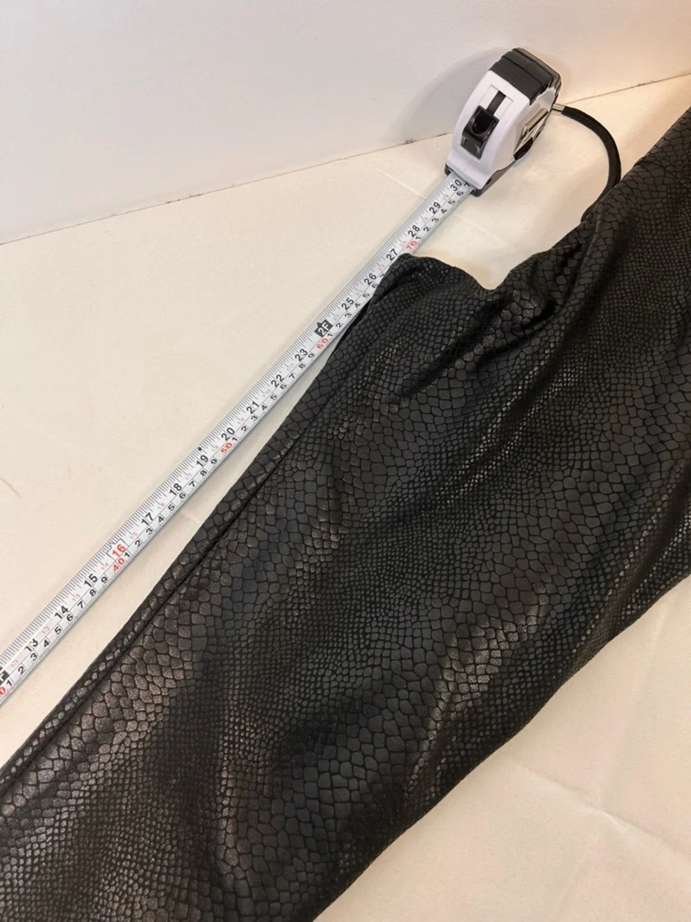 Vince Camuto black snakeskin embossed faux‎ leather leggings Women’s Large
